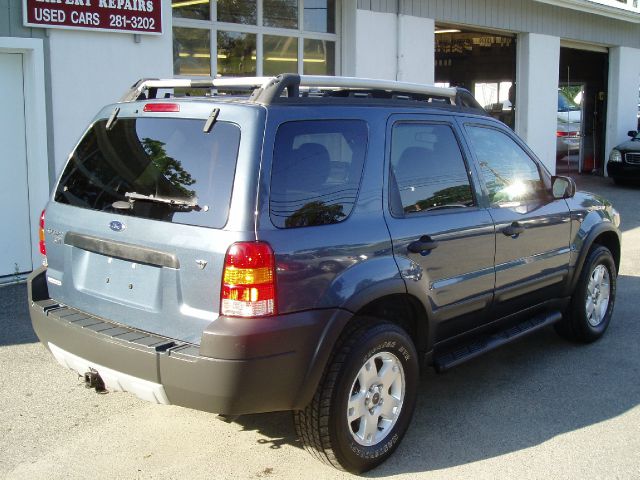 Ford Escape 2005 photo 2