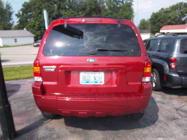 Ford Escape 2005 photo 1