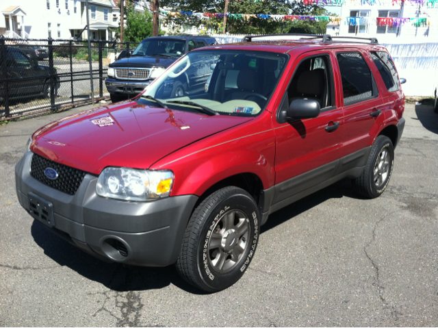 Ford Escape 2005 photo 1