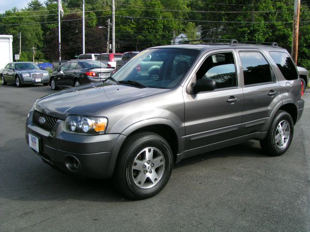 Ford Escape 2005 photo 1