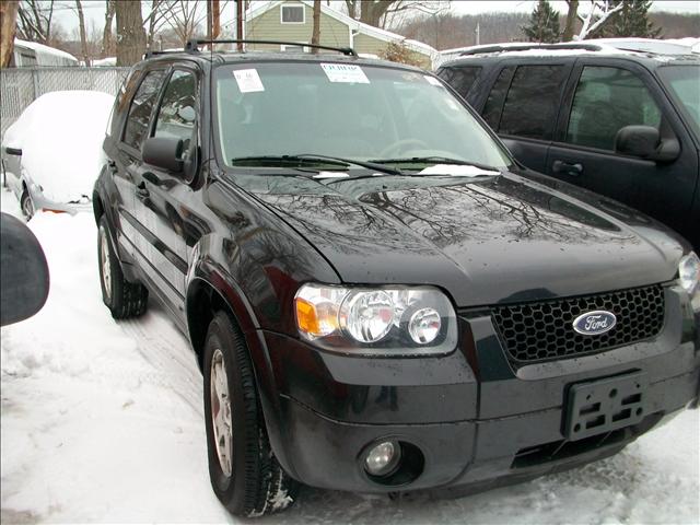 Ford Escape 2005 photo 2