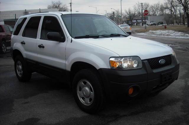 Ford Escape 2005 photo 2