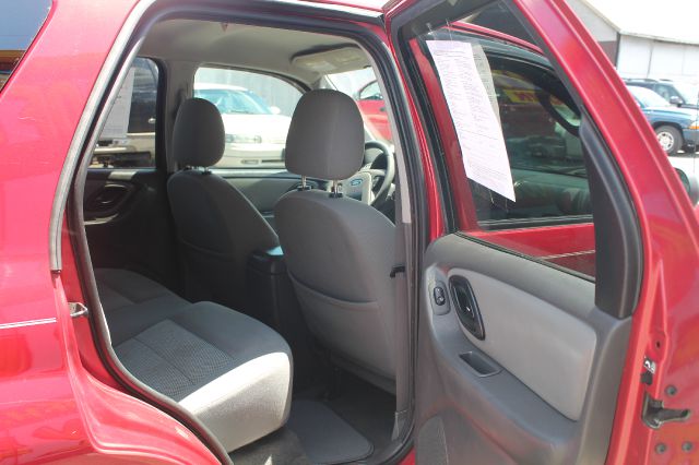 Ford Escape 2005 photo 1