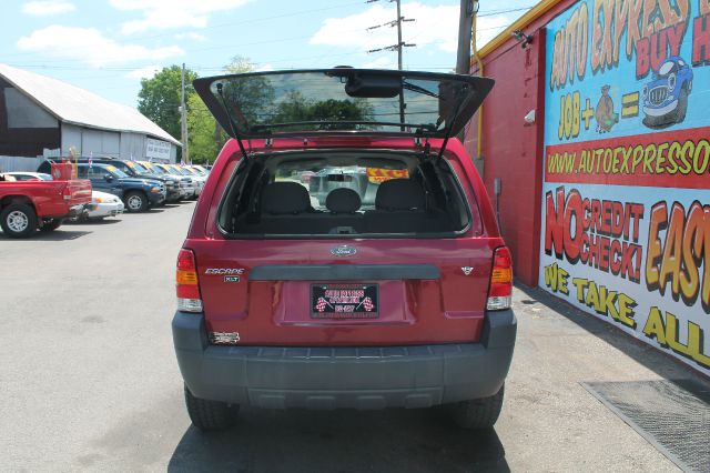 Ford Escape 2005 photo 11