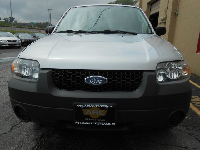 Ford Escape 2005 photo 1