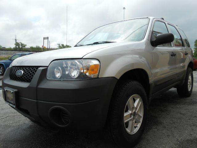 Ford Escape 2005 photo 2