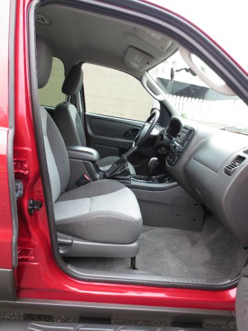 Ford Escape 2005 photo 11