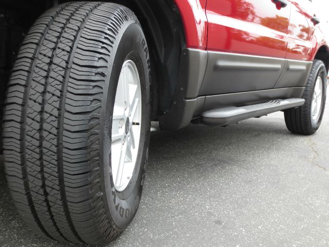 Ford Escape 2005 photo 12