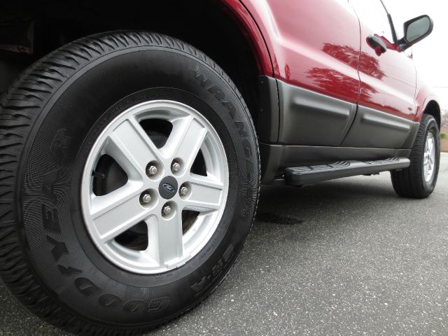 Ford Escape 2005 photo 19