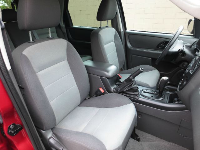 Ford Escape 2005 photo 7