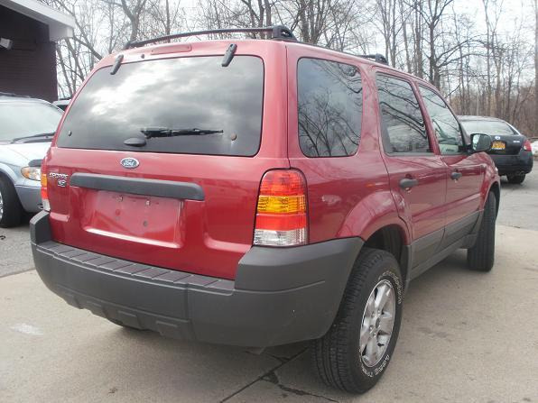 Ford Escape 2005 photo 1