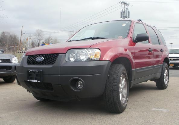 Ford Escape 2005 photo 2