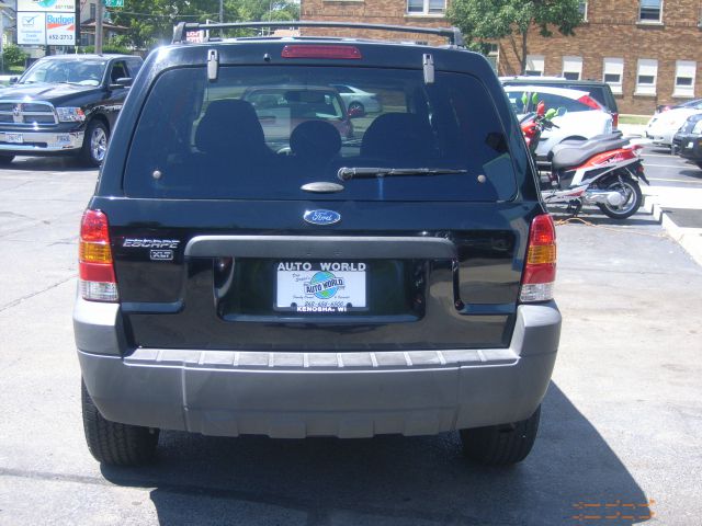 Ford Escape 2005 photo 1