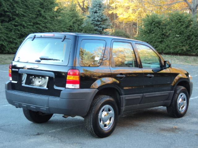 Ford Escape 2005 photo 1