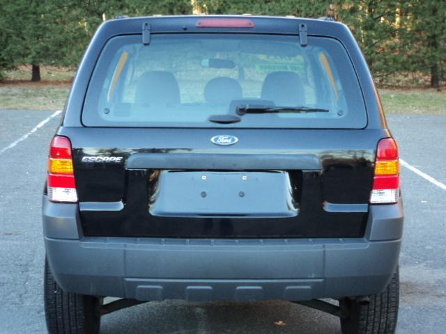 Ford Escape 2005 photo 2