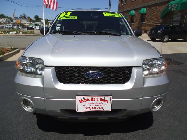 Ford Escape Ram 3500 Diesel 2-WD SUV