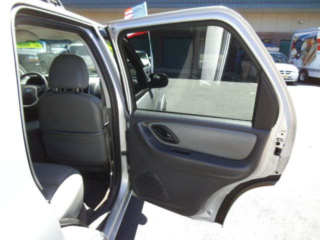 Ford Escape 2005 photo 4