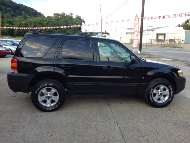 Ford Escape 2005 photo 2