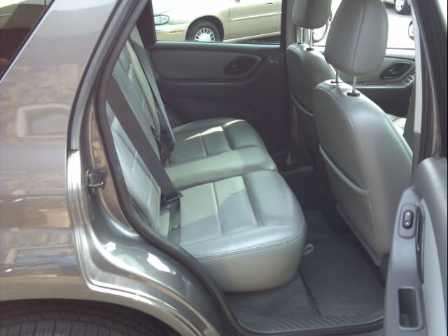 Ford Escape 2005 photo 2