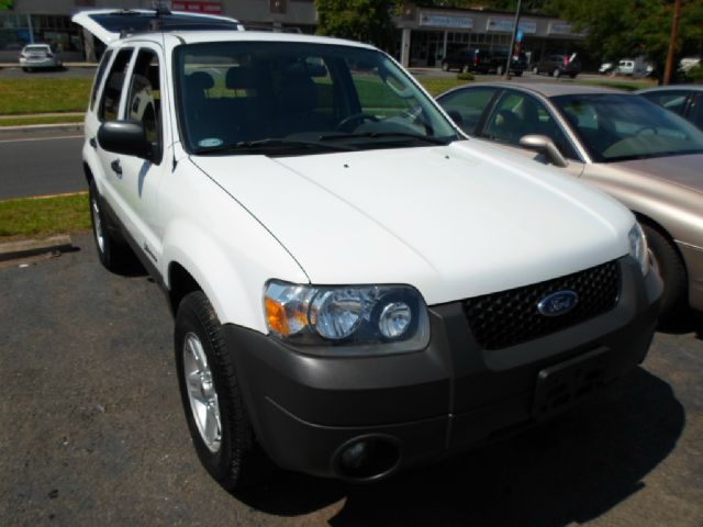 Ford Escape 2005 photo 3