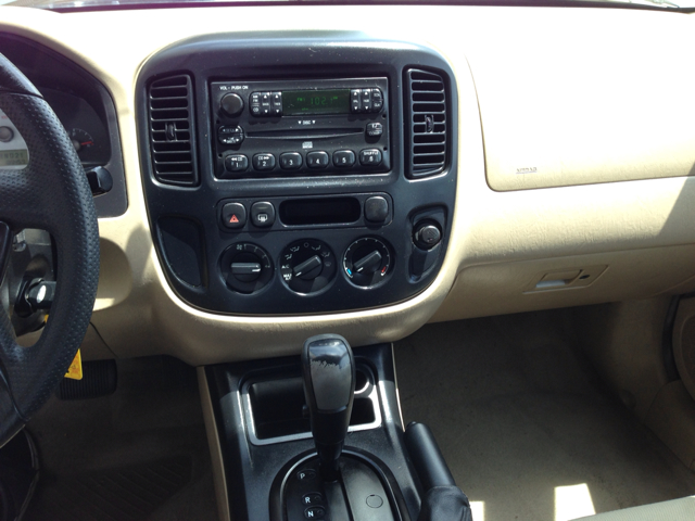 Ford Escape 2005 photo 6