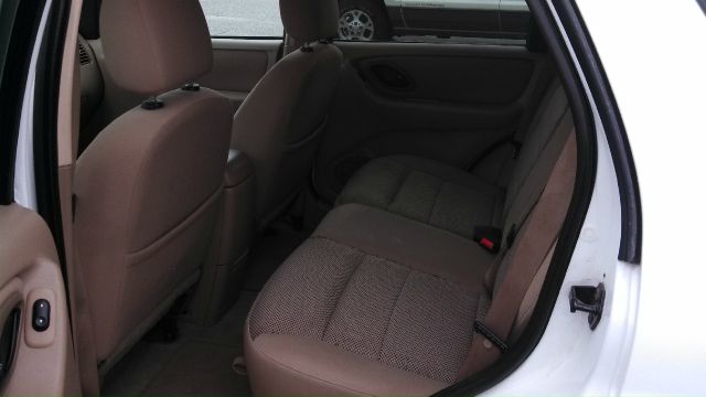 Ford Escape 2005 photo 8