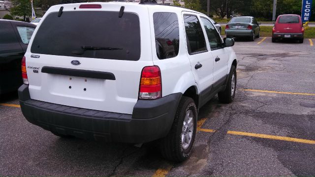 Ford Escape 2005 photo 9