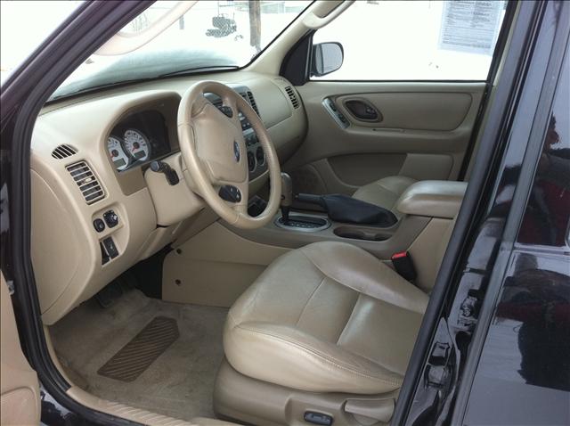 Ford Escape 2005 photo 2