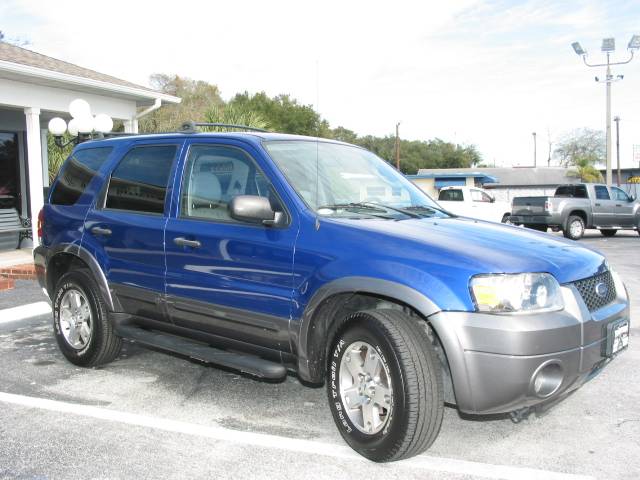 Ford Escape 2005 photo 2