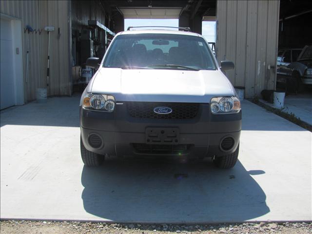 Ford Escape 2005 photo 2