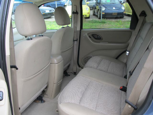 Ford Escape 2005 photo 1