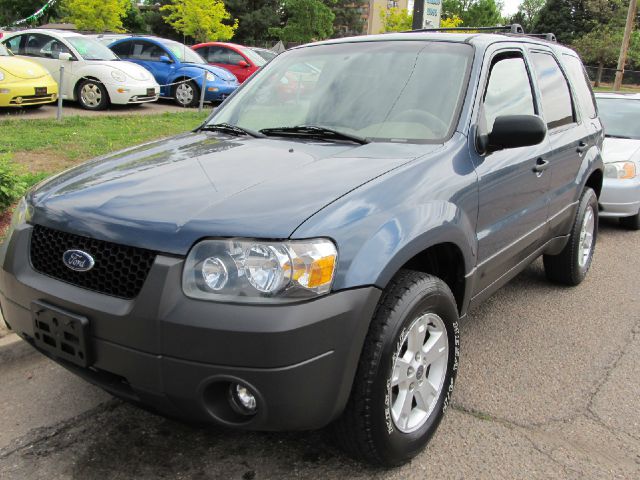 Ford Escape 2005 photo 2