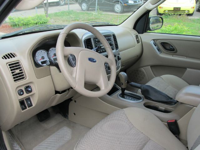 Ford Escape 2005 photo 3