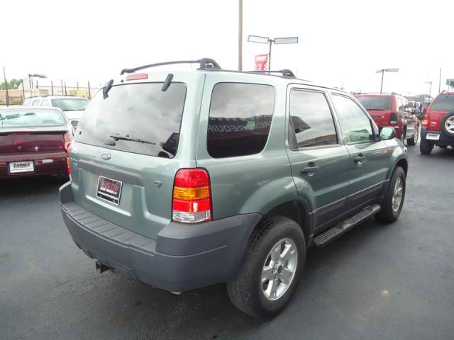 Ford Escape 2005 photo 2