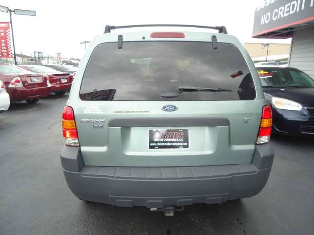 Ford Escape 2005 photo 3