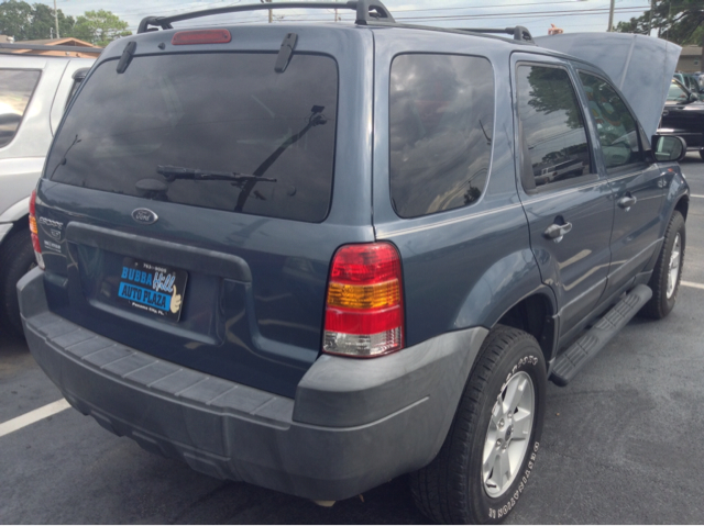 Ford Escape 2005 photo 2