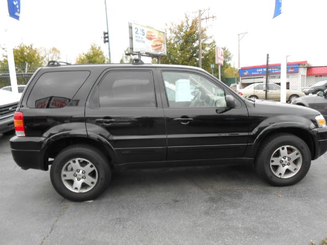 Ford Escape 2005 photo 1