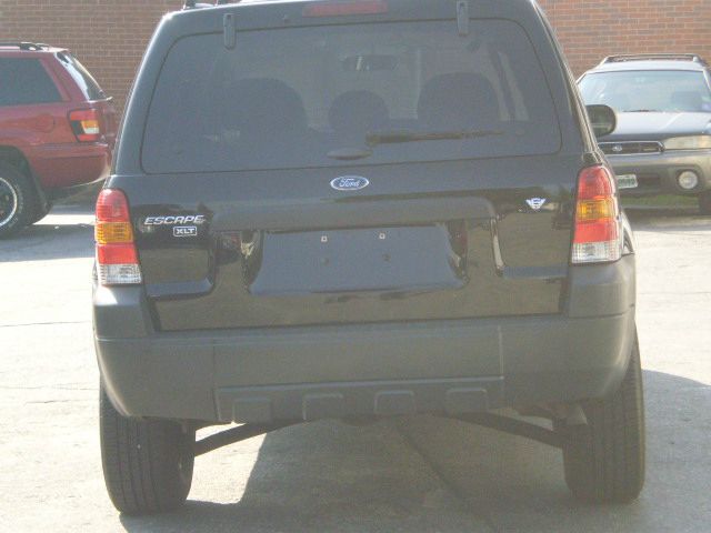 Ford Escape 2005 photo 2