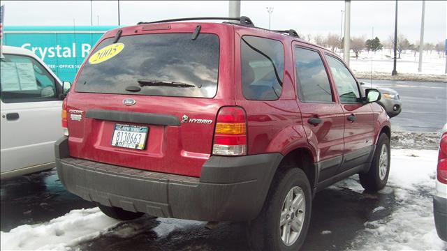 Ford Escape 2005 photo 2