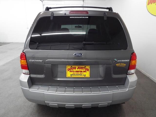 Ford Escape 2005 photo 1