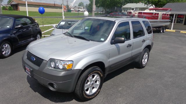 Ford Escape 2005 photo 2