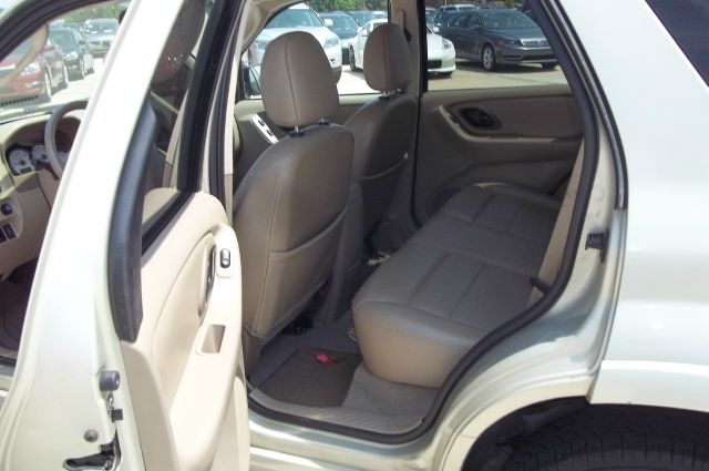 Ford Escape 2005 photo 3