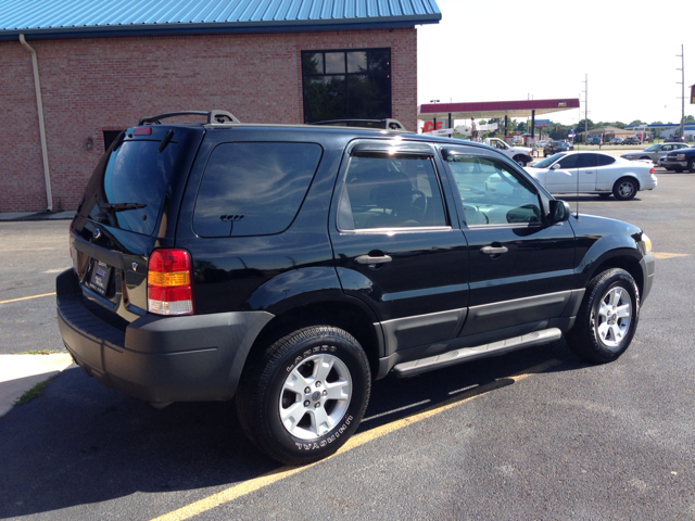 Ford Escape 2005 photo 3