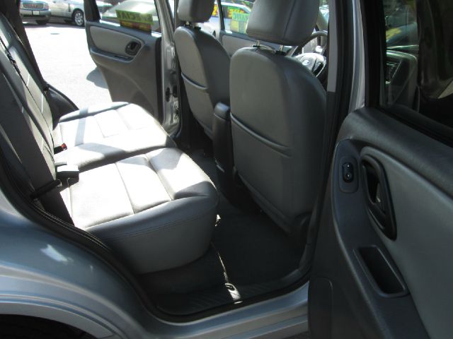 Ford Escape 2005 photo 3