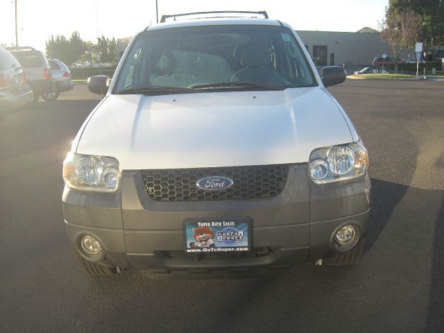 Ford Escape 2005 photo 1