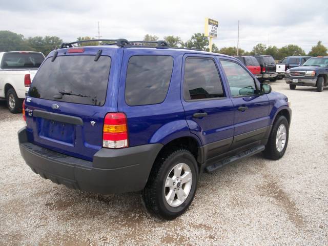 Ford Escape 2005 photo 2