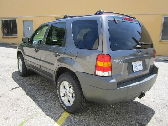 Ford Escape 2005 photo 1