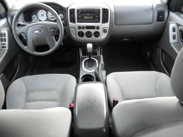 Ford Escape 2005 photo 1