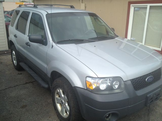 Ford Escape 2005 photo 2