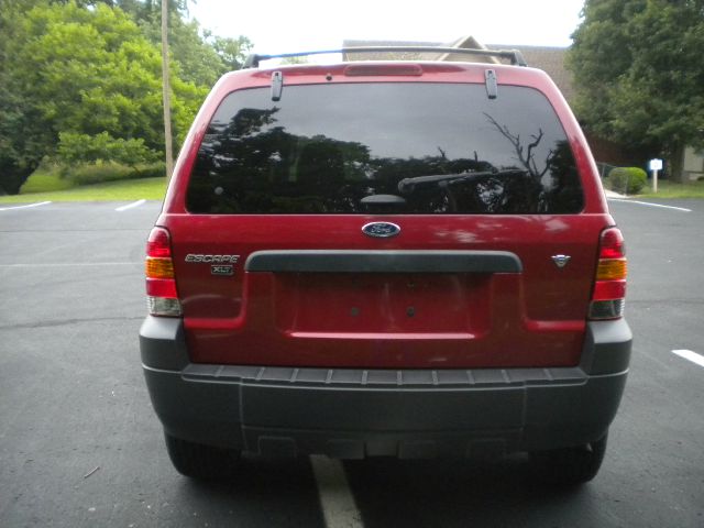 Ford Escape 2005 photo 2